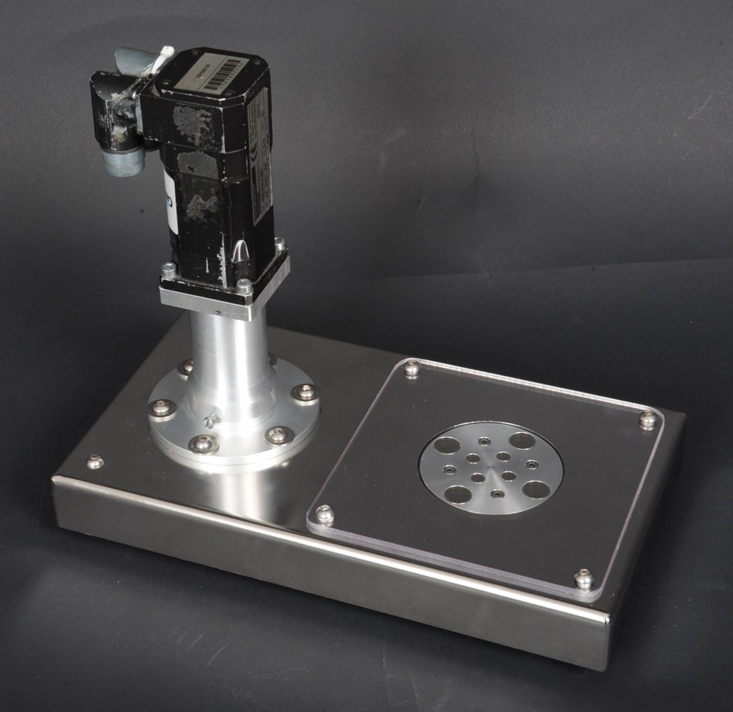 Magnetic-Stirrer-Table isolate the heavy servo motor